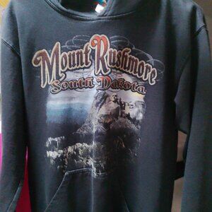 Amazing Vintage Sweatshirt from Mount Rushmore